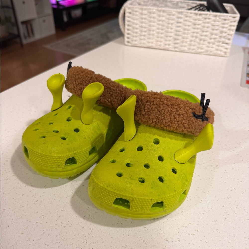 Shrek Crocs